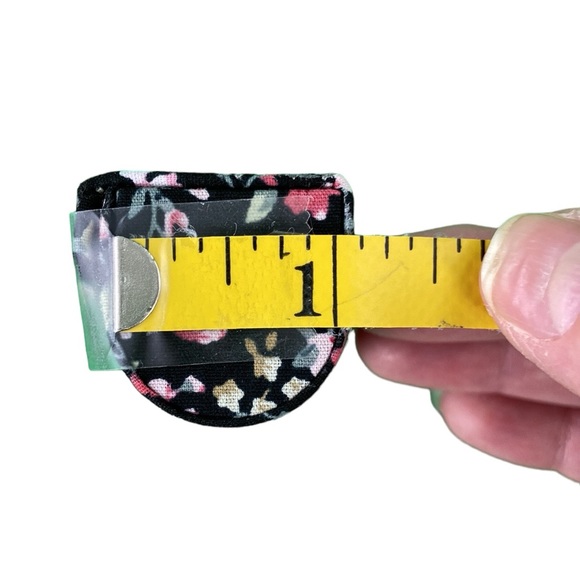 Retro Floral Print Black Lipstick Holder with Mirror - Picture 14 of 15